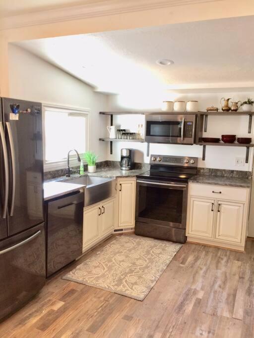 فيلا South Salt Lakeفي Nibley Park Retreat In Slc - Sleeps 6 المظهر الخارجي الصورة